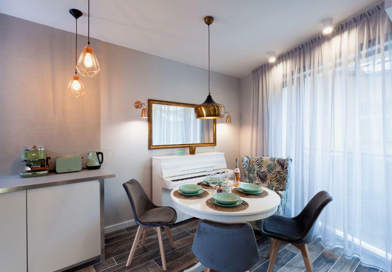 Of The Kings Piano Apartment Krakau